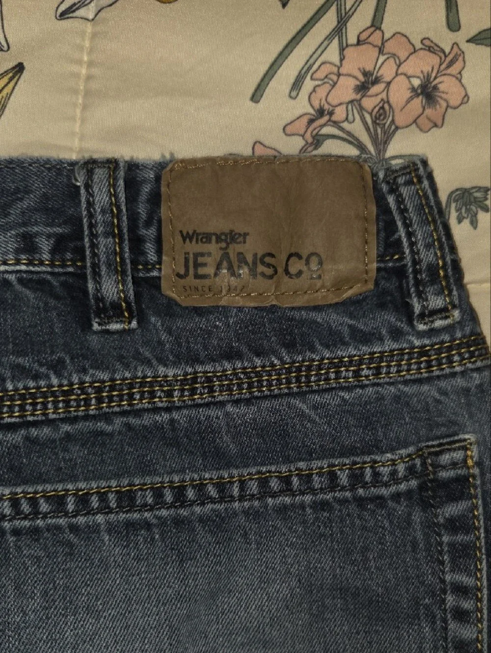Wrangler Men’s Relaxed Fit Blue Jeans